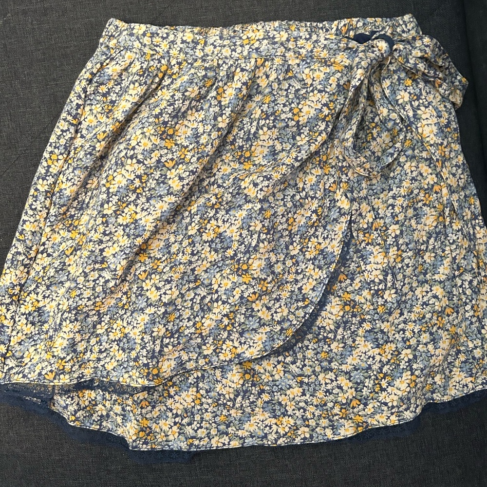 American eagle floral skirt